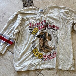 Daydreamer Lainey Wilson Graphic tee size s/m